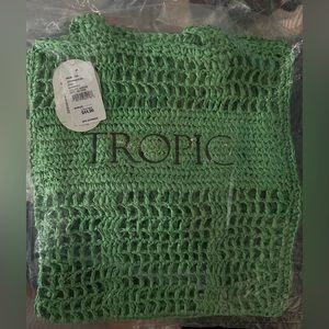 Adorable Beach Tote- 8 OTHER REASONS Brand 
Tropic Woven Tote
GREEN , One Size
